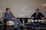 Dionisio Gutiérrez con el presidente de Colombia (2002-2006 y 2006-2010), Álvaro Uribe Vélez- oct 2010