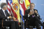 Dionisio Gutiérrez y Jeb Bush, gobernador de Florida (1992-2007)